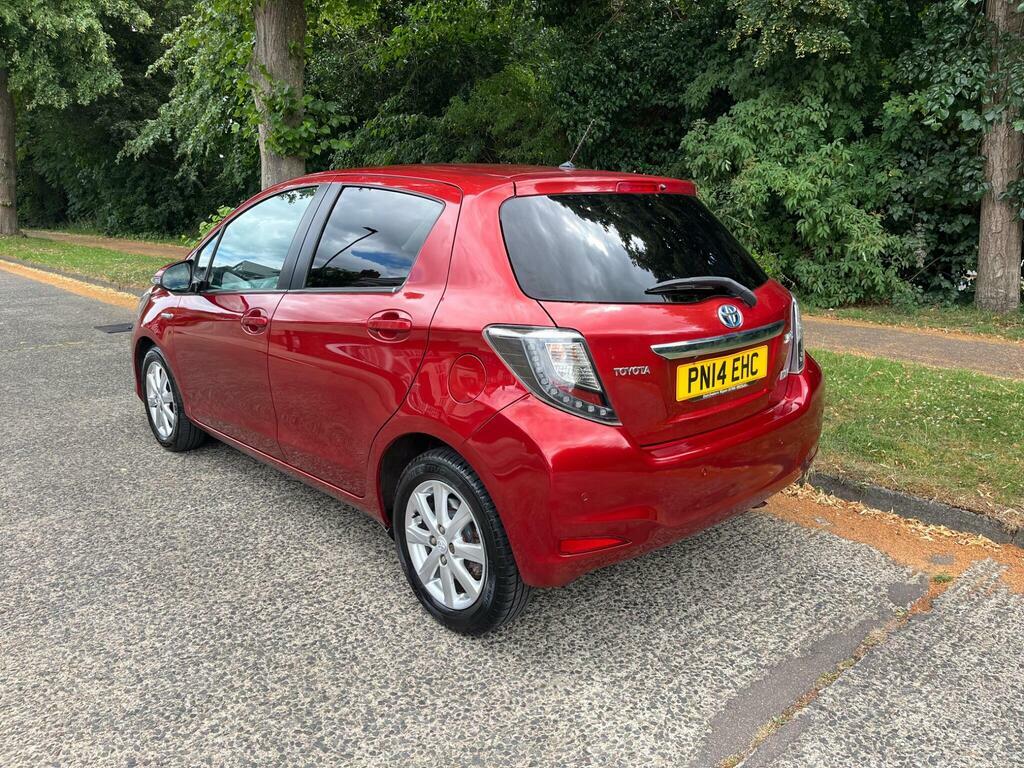 Toyota Yaris 1.5 Vvt-h Icon Plus Cvt Euro 5 PN14EHC Red #2