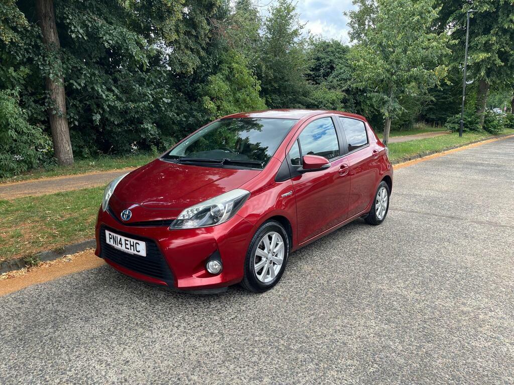 Toyota Yaris 1.5 Vvt-h Icon Plus Cvt Euro 5 Red