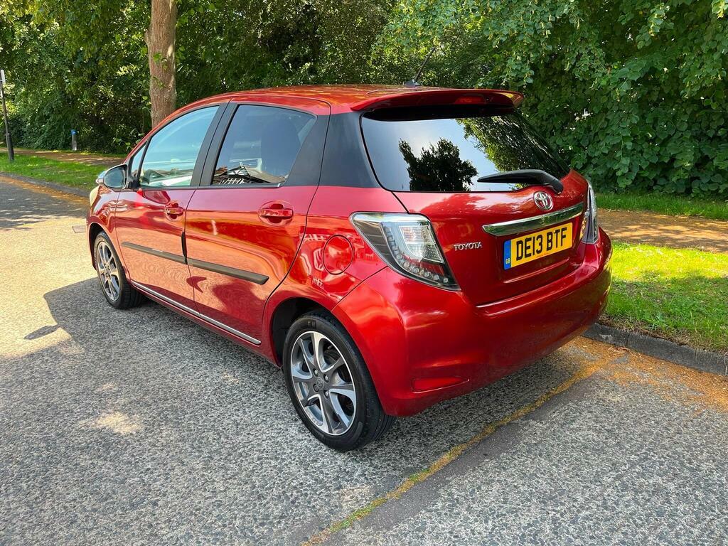 Toyota Yaris 1.33 Dual Vvt-i Trend Euro 5 Red #2