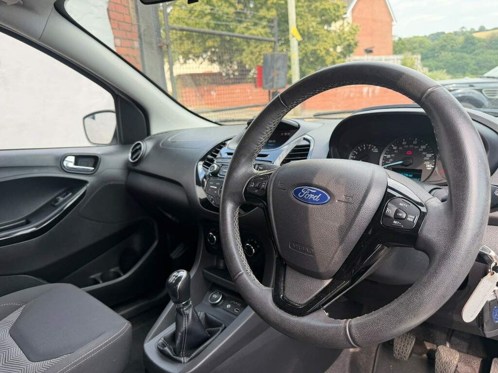 Ford KA+ 1.2 Ti-vct Zetec Colour Edition White #4
