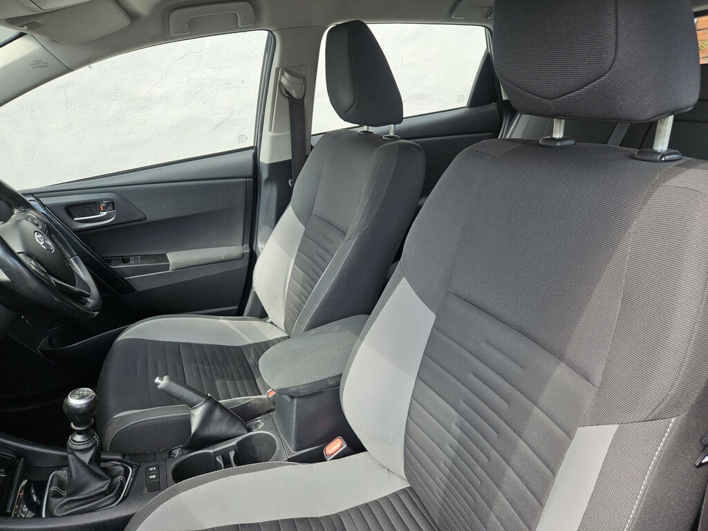 Toyota Auris 1.8L Excel Blue #15