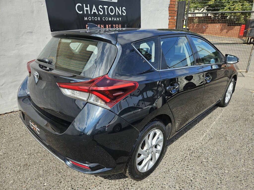 Toyota Auris 1.8L Excel Blue #9