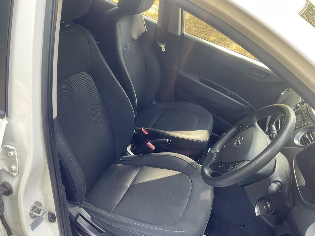 Hyundai I10 Premium Black #21