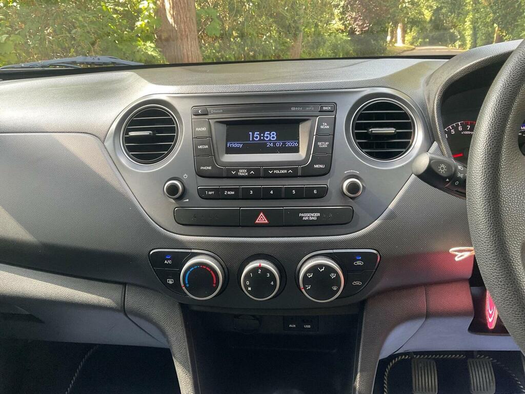 Hyundai I10 Premium Black #22
