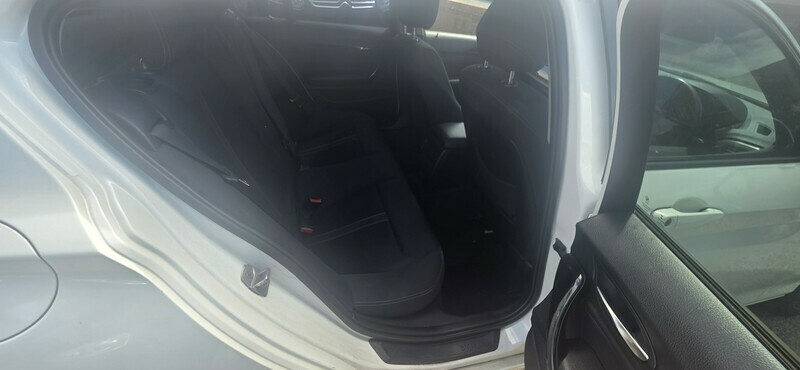 BMW 1 Series White #10
