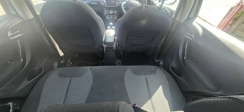 Citroen C3 1.2 Puretech Selection Hatchback Silver #13