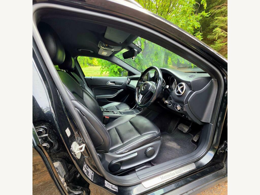 Mercedes-Benz GLA Class 2L Amg Line Blue #18