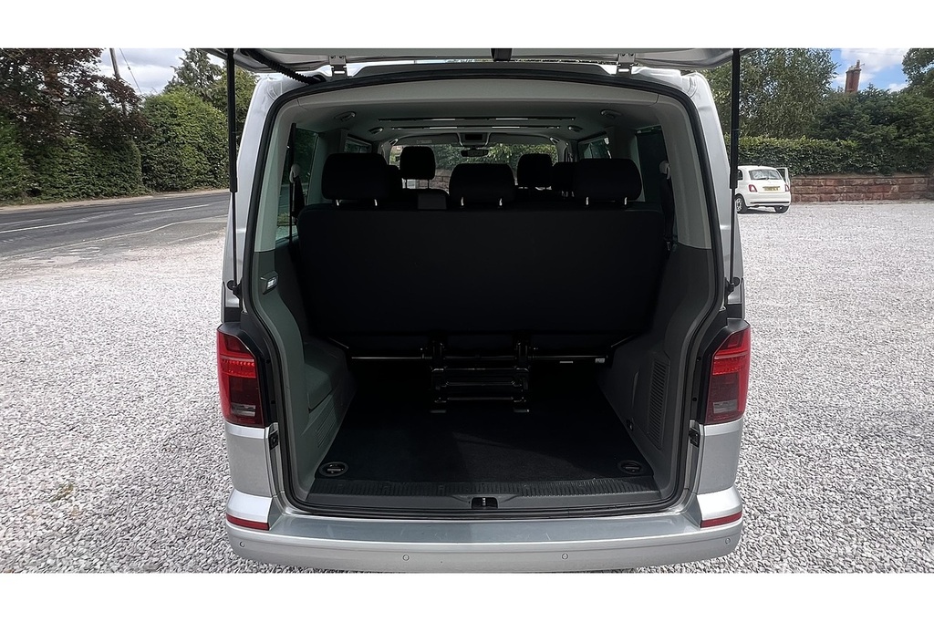 Volkswagen Transporter Shuttle Tdi Se Silver #4