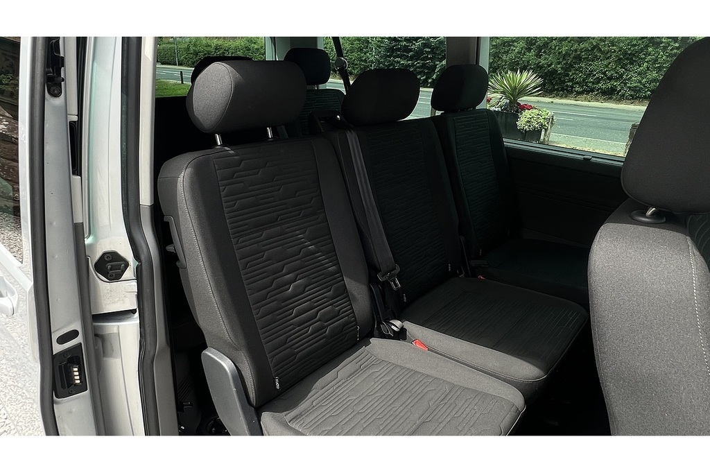 Volkswagen Transporter Shuttle Tdi Se Silver #5