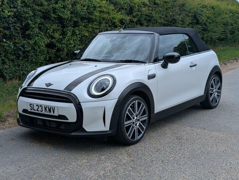 Mini Convertible 1.5 Cooper Exclusive SL23KWV White #3