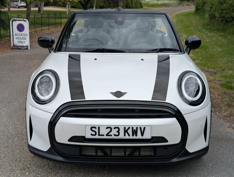Mini Convertible 1.5 Cooper Exclusive SL23KWV White #2