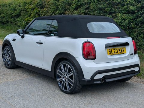 Mini Convertible 1.5 Cooper Exclusive SL23KWV White #4
