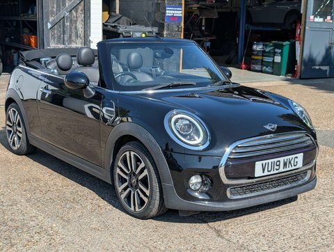 Mini Convertible 1.5 Cooper Exclusive Black