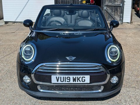 Mini Convertible 1.5 Cooper Exclusive Black #2