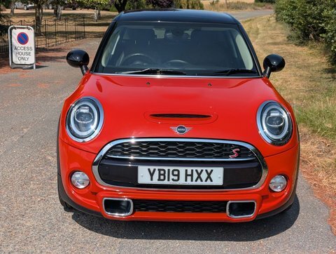 Mini Hatch 2.0 Cooper S YB19HXX Orange #2