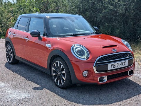 Mini Hatch 2.0 Cooper S Orange