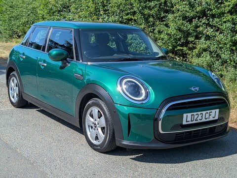 Mini Hatch 1.5 Cooper Classic Green