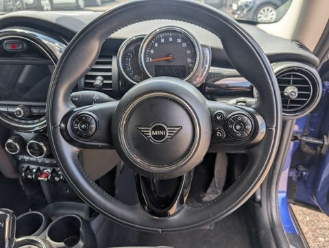 Mini Hatch 1.5 Cooper Exclusive II Comfortnav Pck Red #20