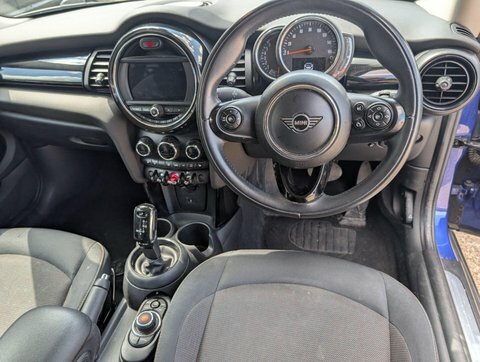 Mini Hatch 1.5 Cooper Exclusive II Comfortnav Pck Red #25