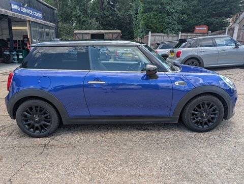 Mini Hatch 1.5 Cooper Exclusive II Comfortnav Pck Red #7