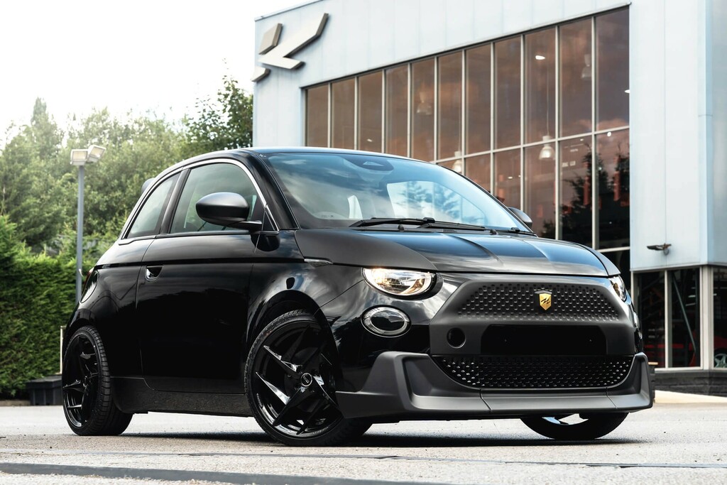 Fiat 500E 42Kwh Red Hatchback 118 Ps Black