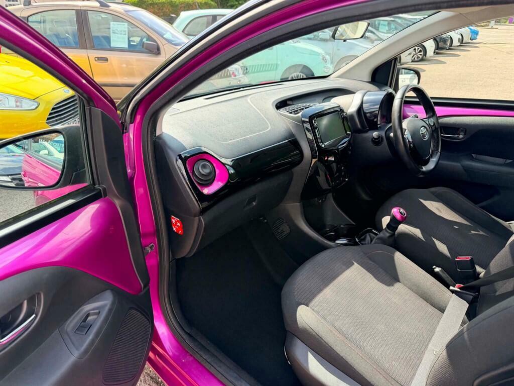 Toyota Aygo 1.0 Vvt-i X-press White #16