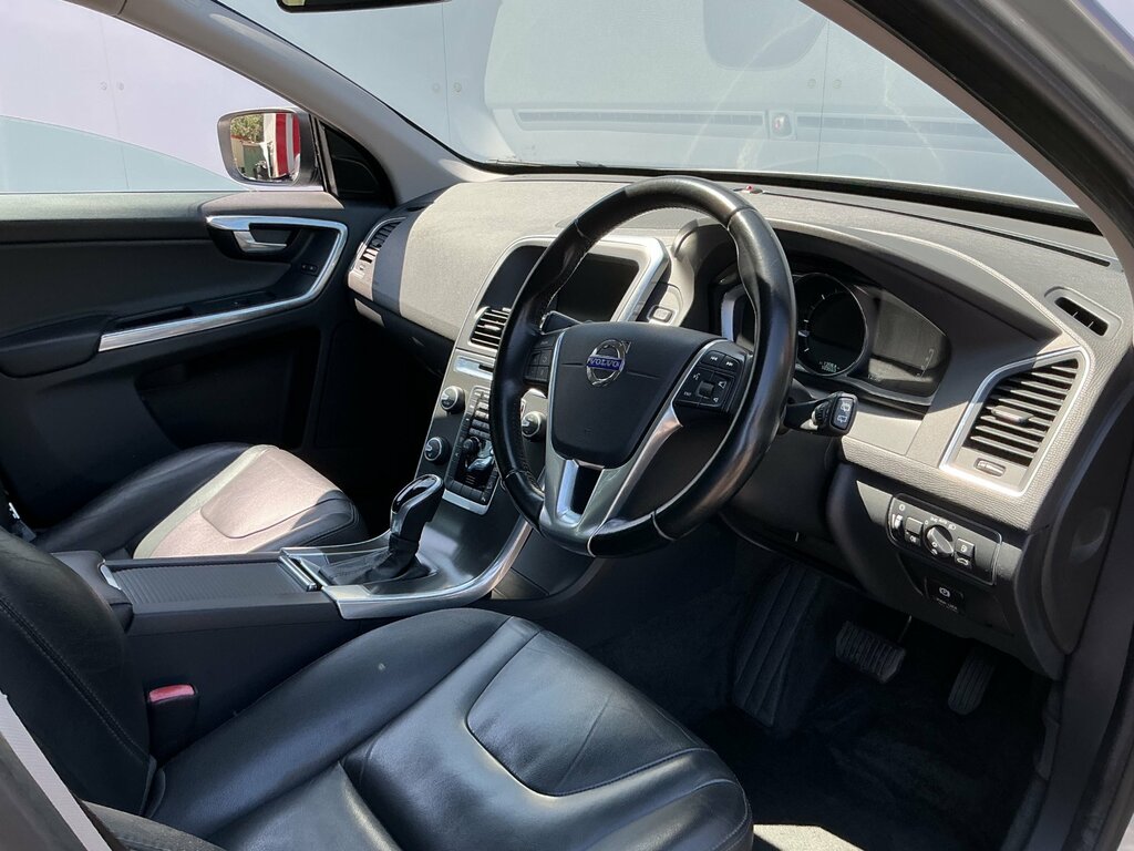 Volvo XC60  Black #9