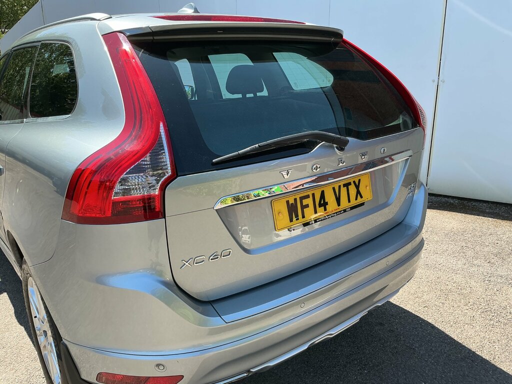 Volvo XC60 2.4 D5 Se Lux Nav Suv Geartronic Awd Eu Silver #5