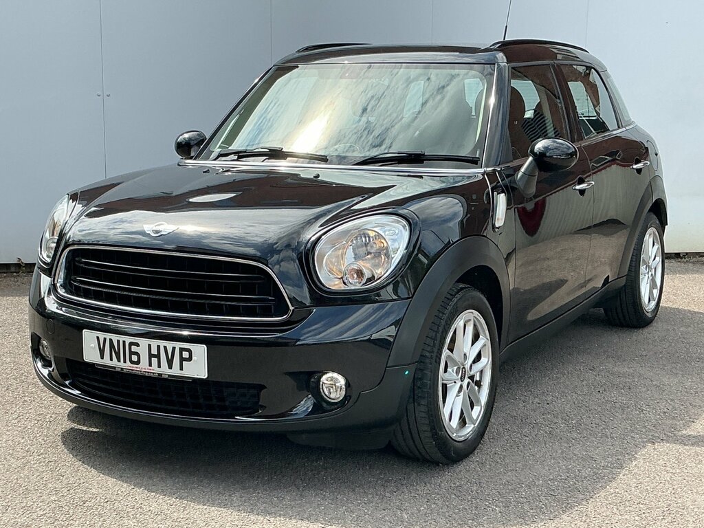 Mini Countryman 1.6 Cooper D Business Edition Suv Manua Black #3