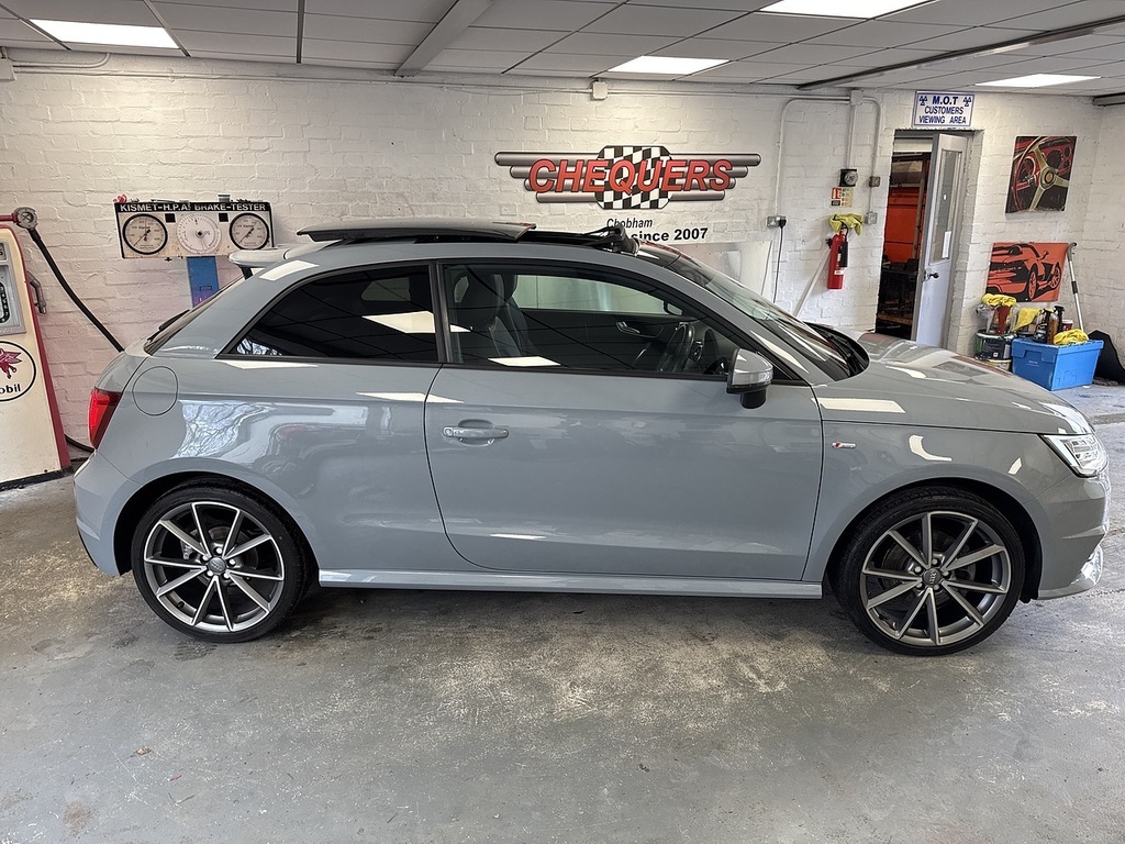 Audi A1 Tfsi Cod Black Edition Grey #2