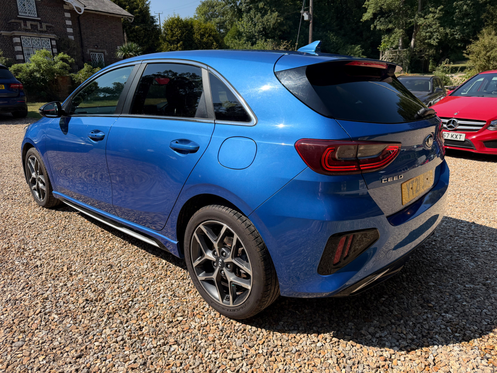 Kia Ceed 1.6 Crdi Mhev Gt-line Hatchback Hybrid #2