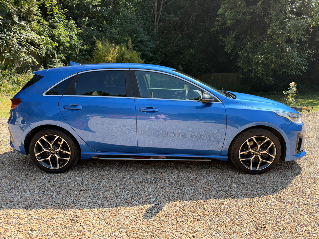 Kia Ceed 1.6 Crdi Mhev Gt-line Hatchback Hybrid #4