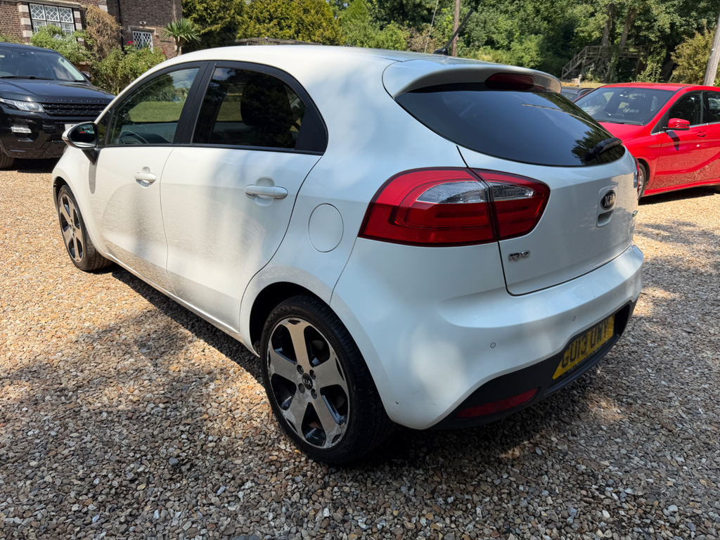 Kia RIO 1.4 3 Hatchback Euro 5 107 Bhp  #2