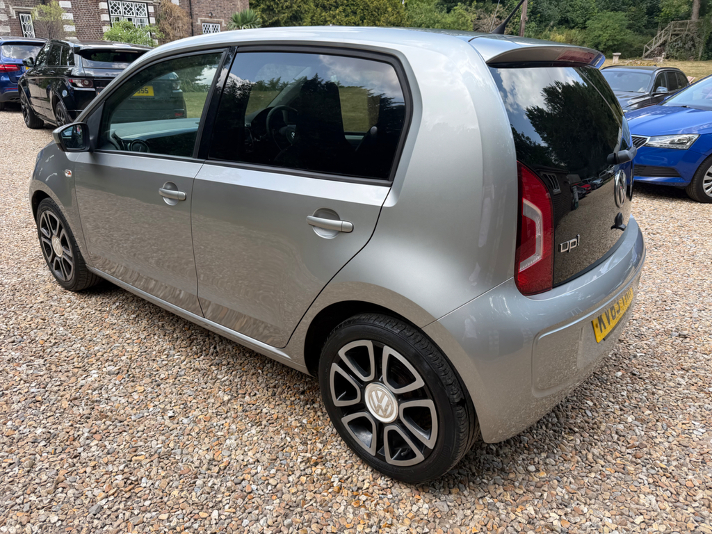 Volkswagen Up 1.0 High Hatchback Euro 5 75 Ps  #2