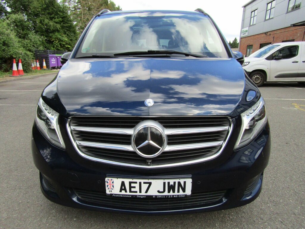 Mercedes-Benz V Class 2.2 V250d 4 Matic Avantgarde G-tronic Blue #4