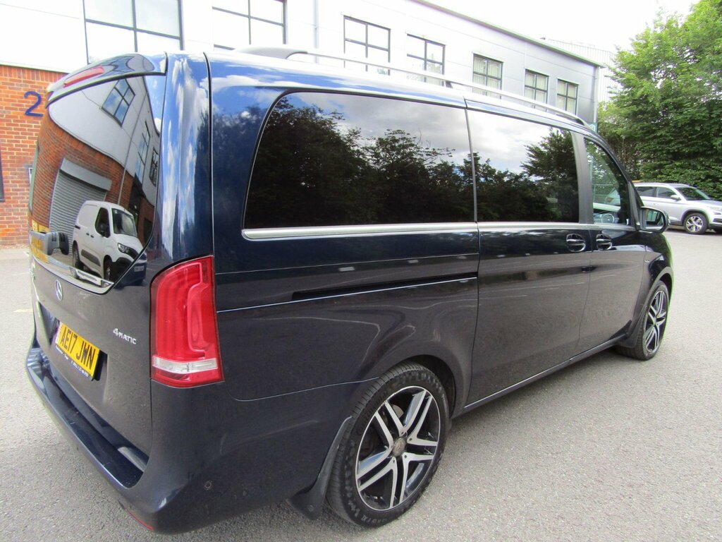 Mercedes-Benz V Class V220d Bluetec Sport G-tronic Black #7