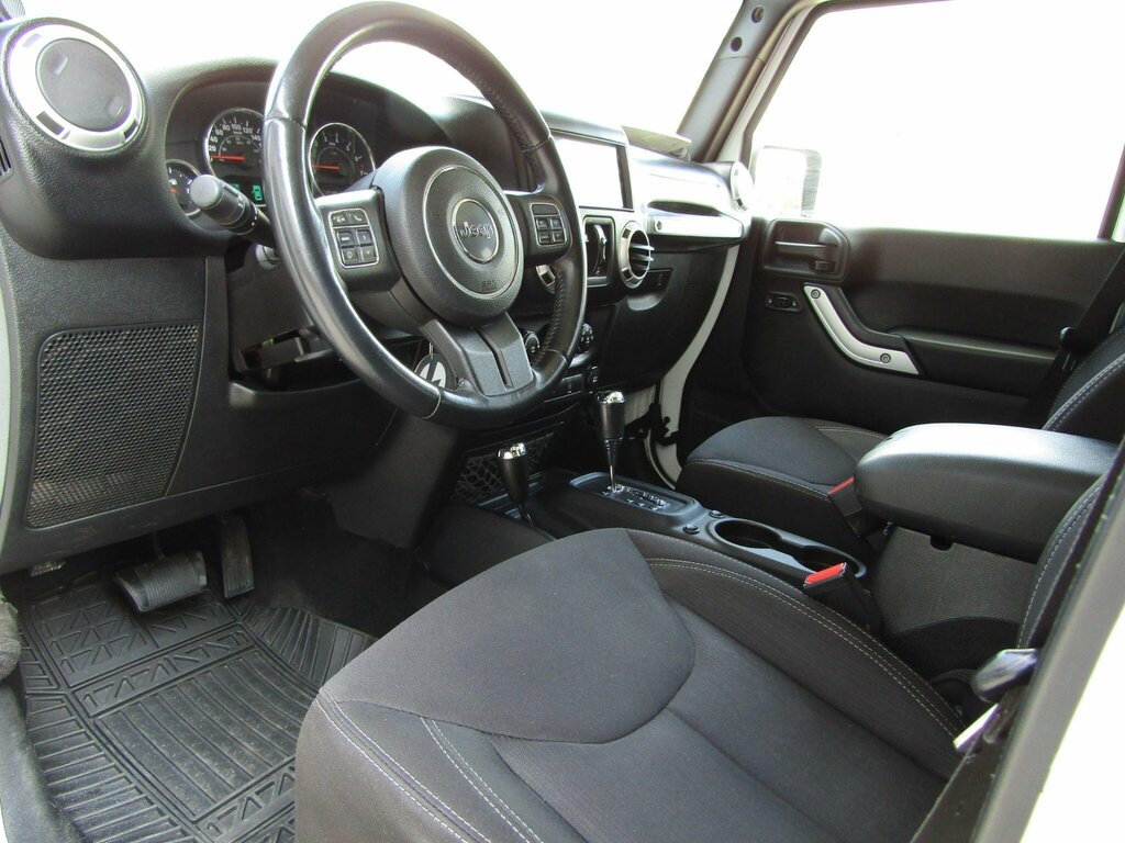 Jeep Wrangler 2.8 Crd Overland 2014 White #20