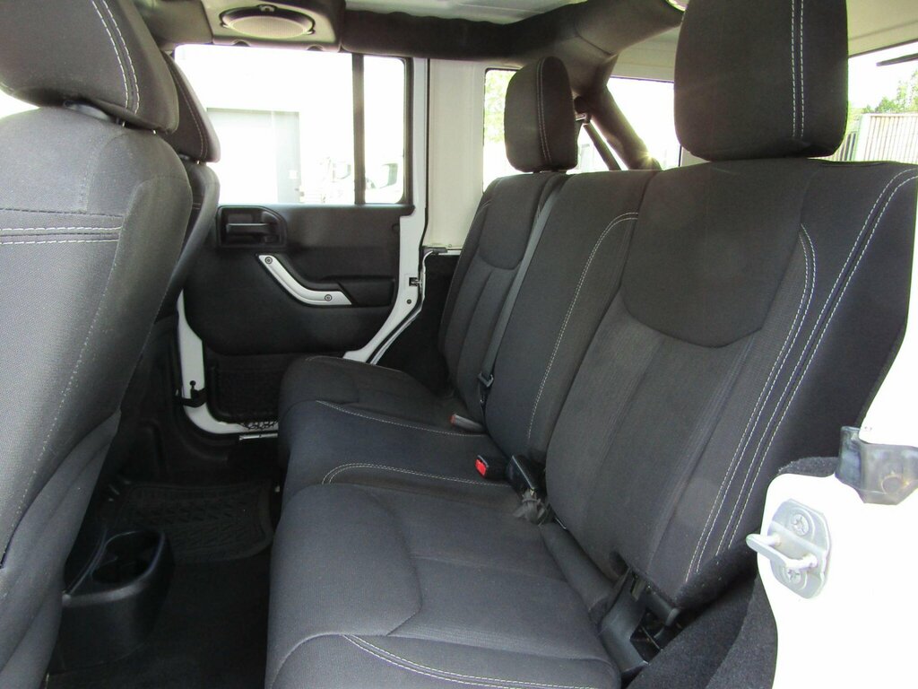 Jeep Wrangler 2.8 Crd Overland 2014 White #25