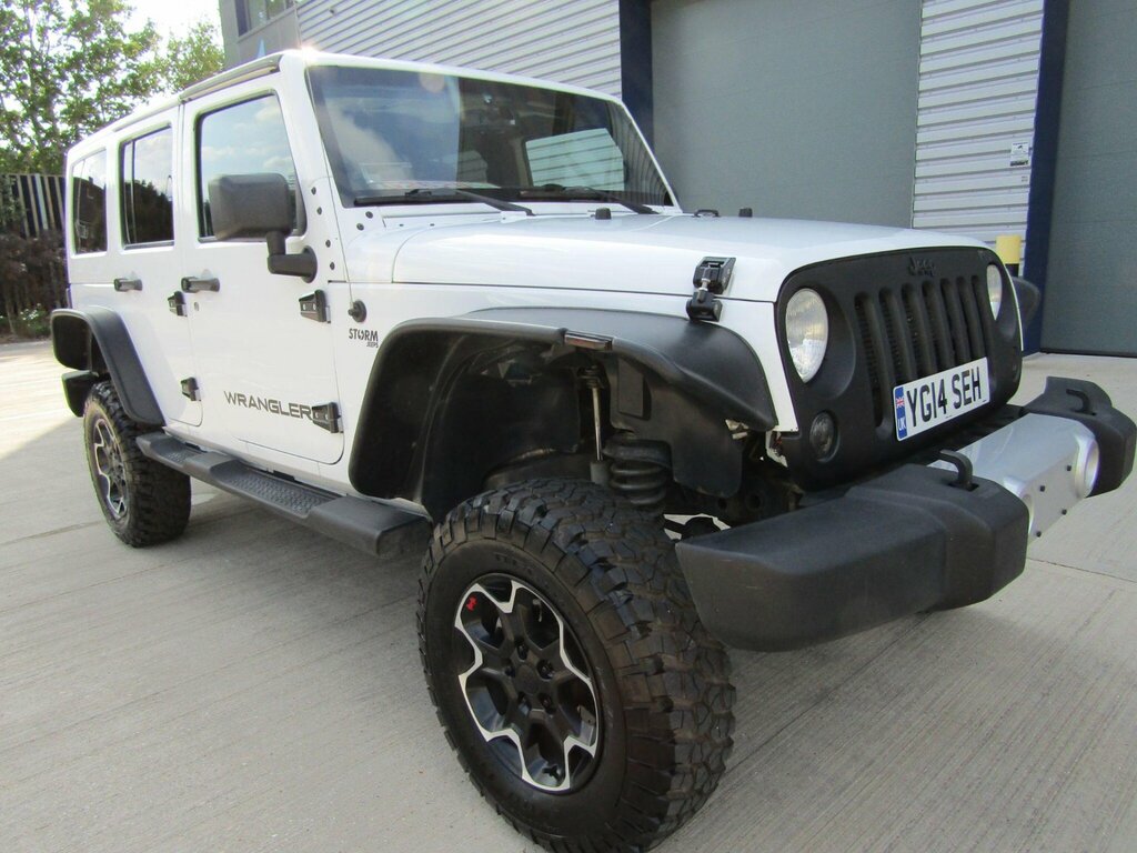 Jeep Wrangler 3.3 V6 Sahara 4X4 Lhd White #3
