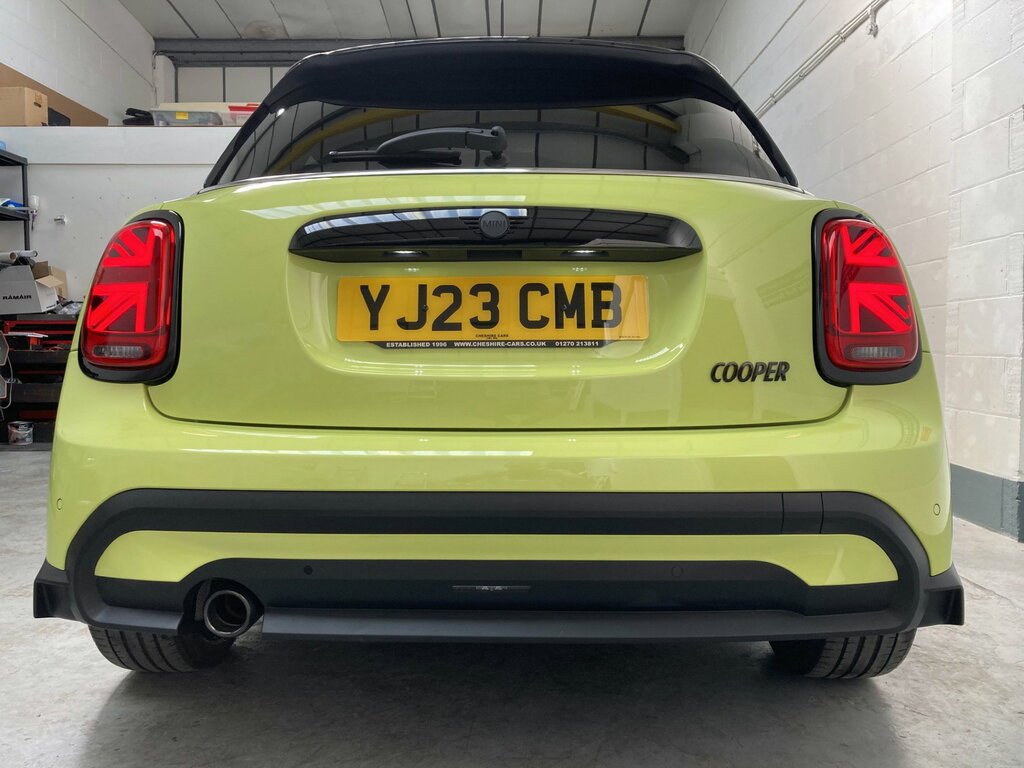 Mini Hatch 1.5 Cooper Exclusive Hatchback Steptron YJ23CMB Yellow #4