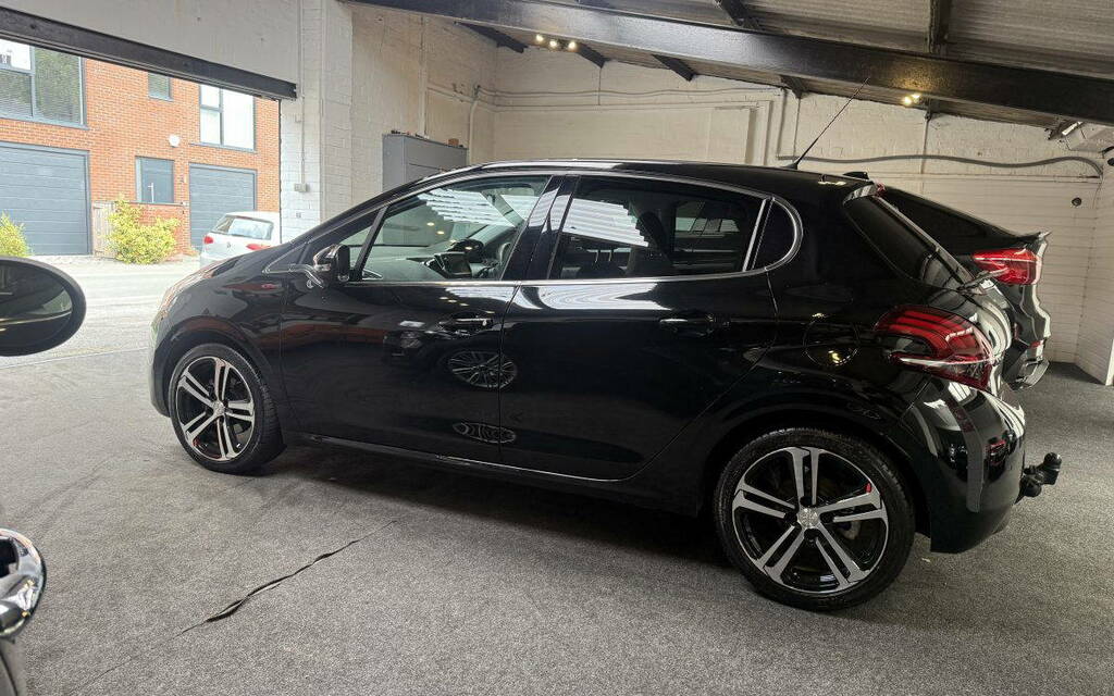 Peugeot 208 1.2 Puretech Gt Line Euro 6 S S YP17JJE Black #6