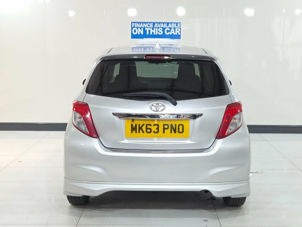 Toyota Vitz 1.3 2dr White #9