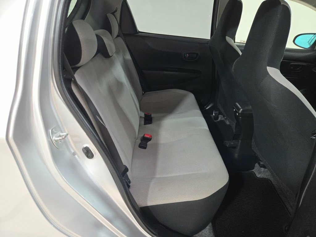Toyota Vitz 1.3 2dr White #26