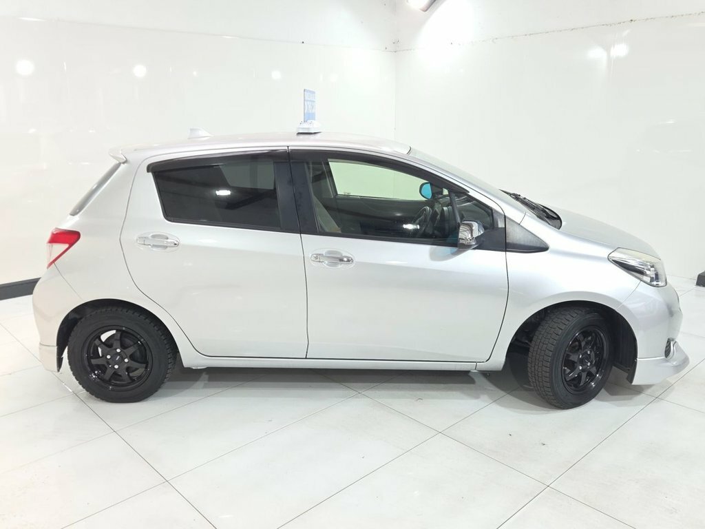 Toyota Vitz Hatchback Silver #4