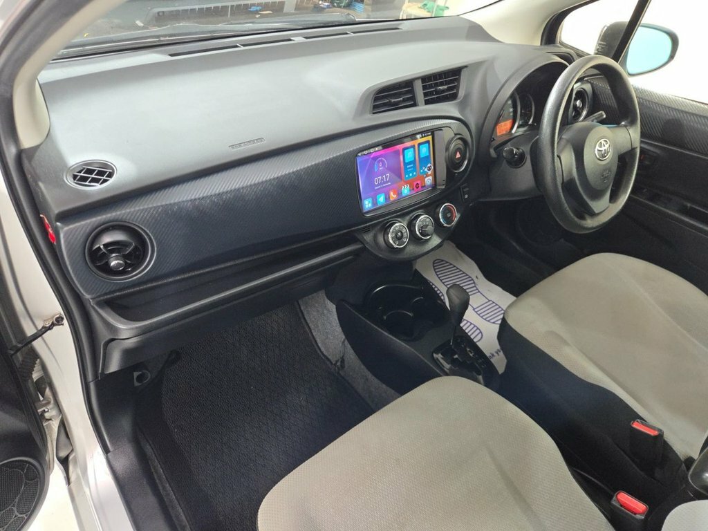 Toyota Vitz 1.3 2dr White #21