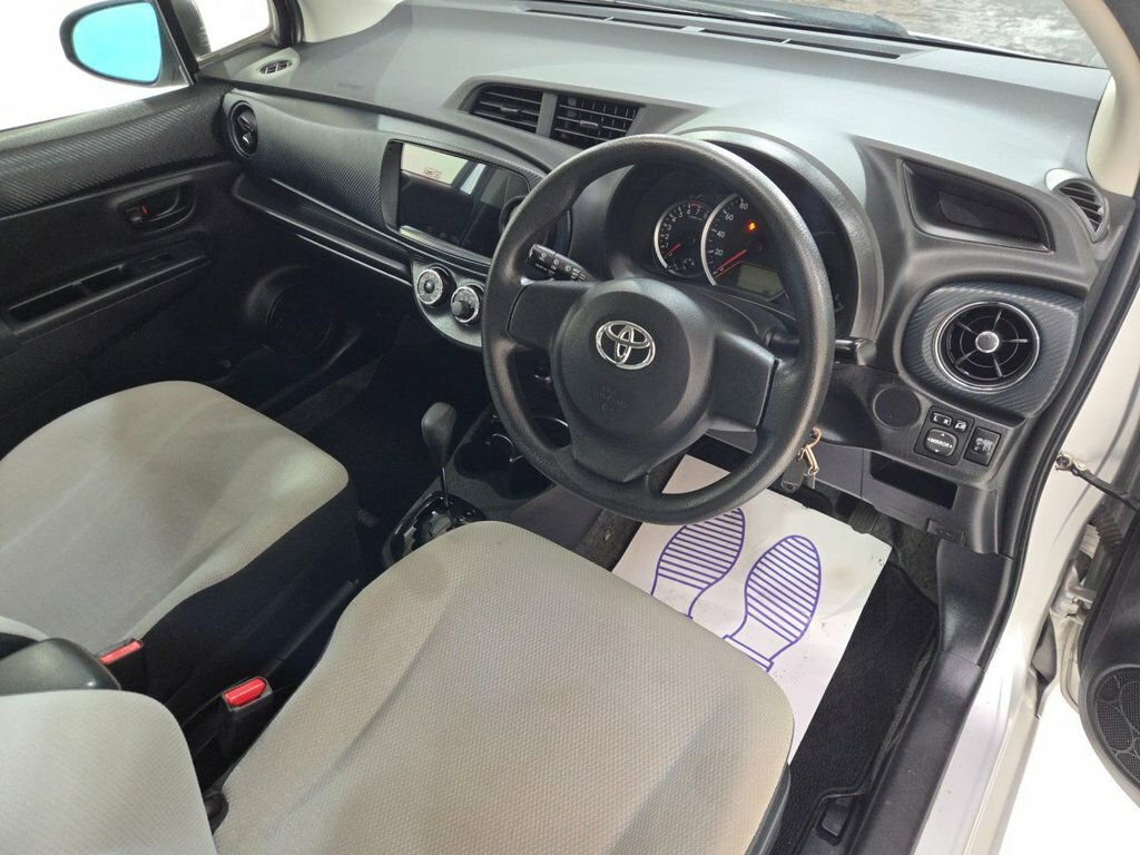 Toyota Vitz 1.3 2dr White #18