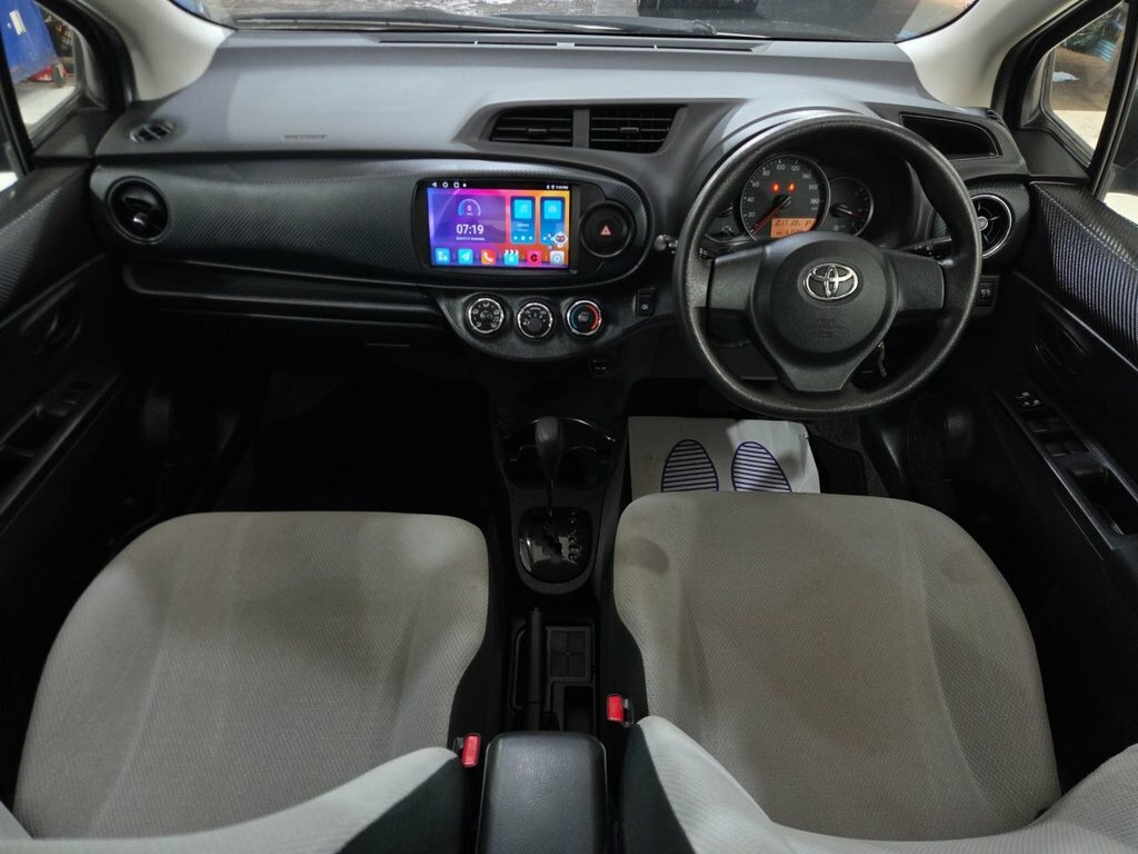 Toyota Vitz 1.3 2dr White #17