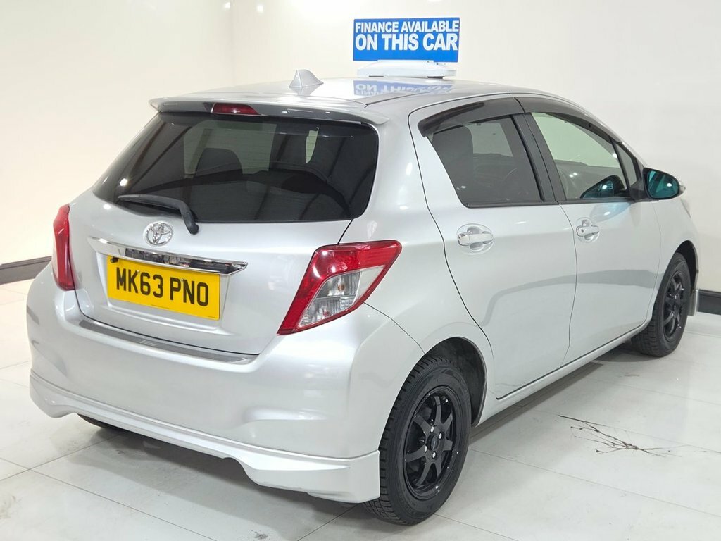Toyota Vitz 1.3 2dr White #10