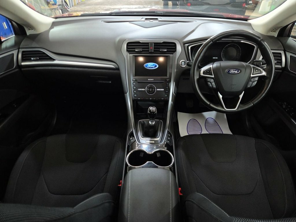 Ford Mondeo Hatchback Blue #17