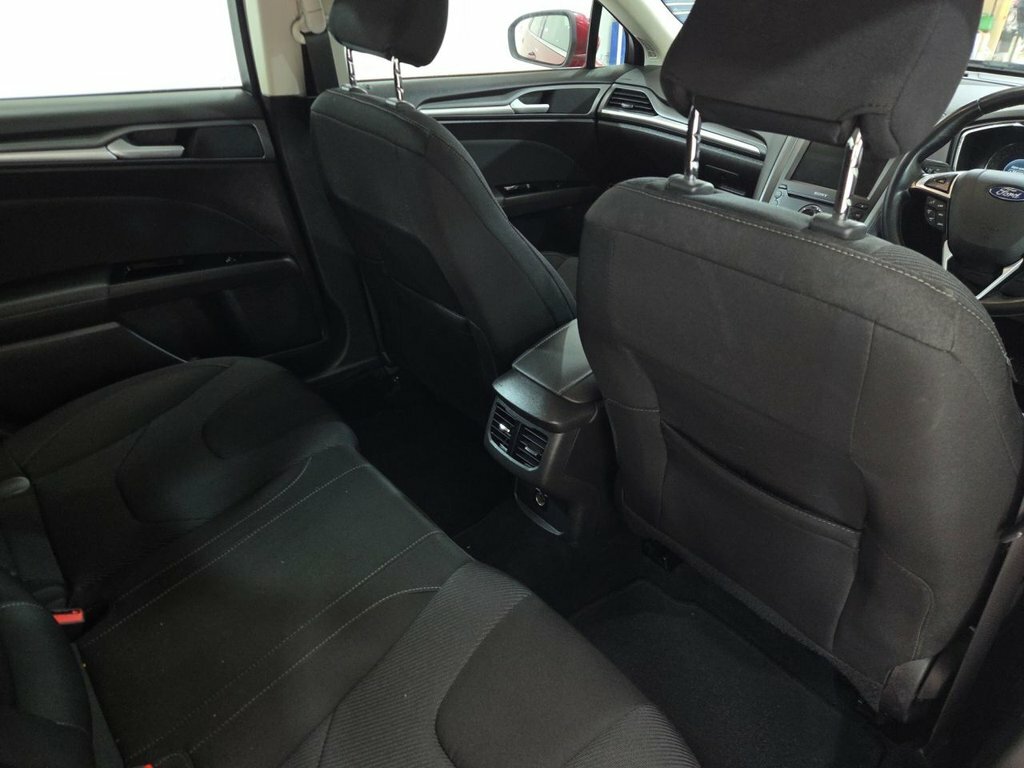 Ford Mondeo Hatchback Blue #29